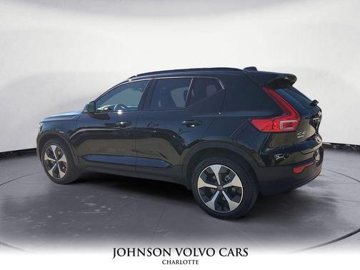 2025 Volvo XC40 B5 Plus Dark Theme
