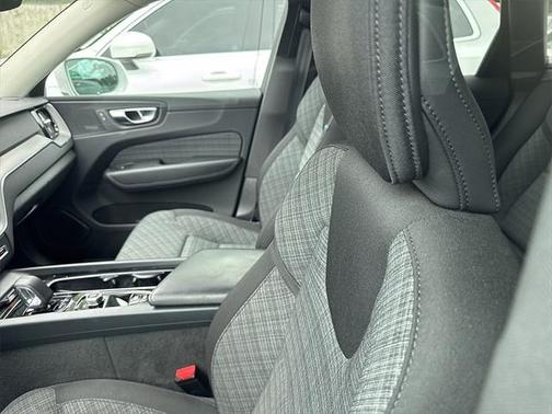 2023 Volvo XC60 B5 Core