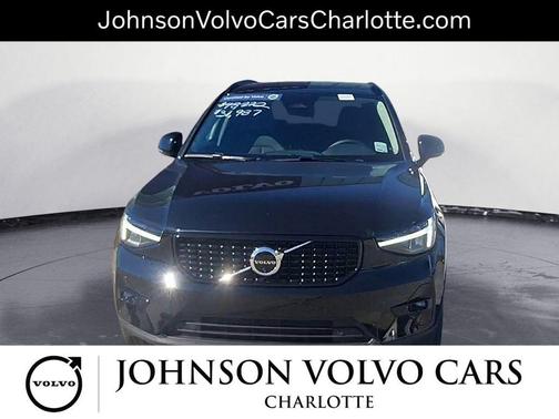 2025 Volvo XC40 B5 Plus Dark Theme