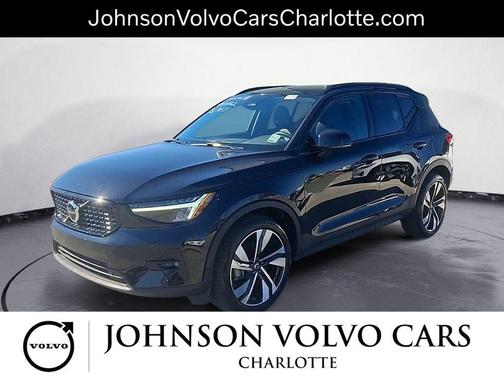 2025 Volvo XC40 B5 Plus Dark Theme