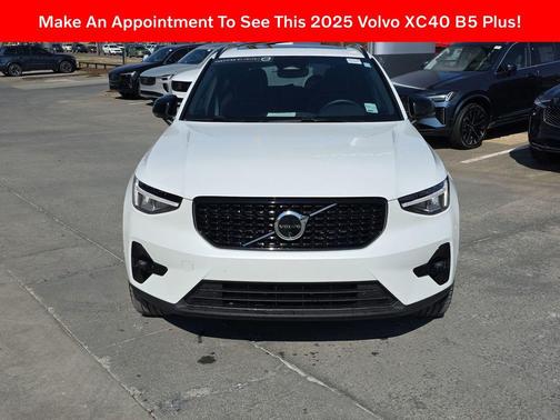 2025 Volvo XC40 B5 Plus Dark Theme
