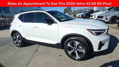 2025 Volvo XC40 B5 Plus Dark Theme
