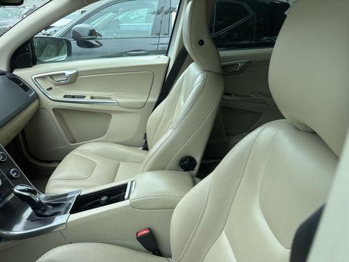 2015 Volvo XC60 T6 Premier Plus
