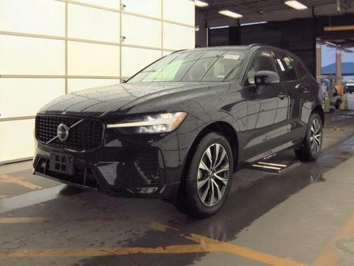 2025 Volvo XC60 B5 Plus