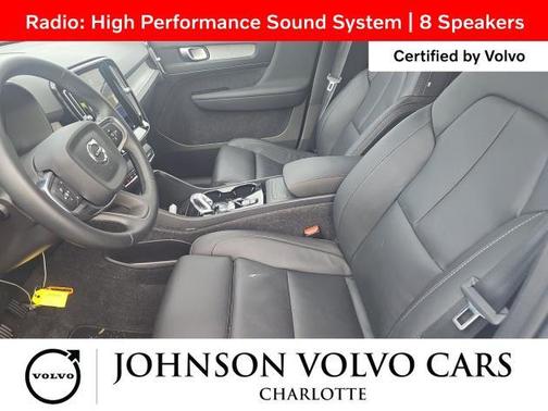 2025 Volvo XC40 B5 Plus Bright Theme