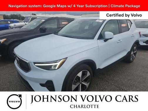 2025 Volvo XC40 B5 Plus Bright Theme
