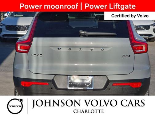 2025 Volvo XC40 B5 Plus Dark Theme