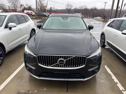 2023 Volvo XC60 B5 Ultimate Bright Theme