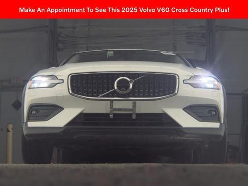 2025 Volvo V60 Cross Country B5 Plus