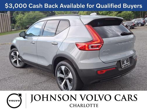 2026 Volvo XC40 Plus, B5 AWD Gas (mild hybrid), Dark