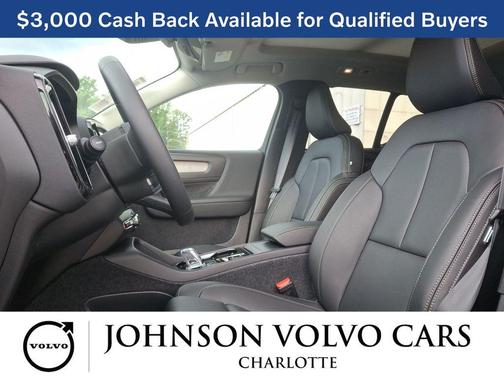 2026 Volvo XC40 Plus, B5 AWD Gas (mild hybrid), Dark