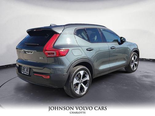 2026 Volvo XC40 B5 Plus
