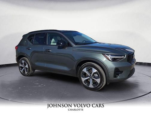 2026 Volvo XC40 B5 Plus