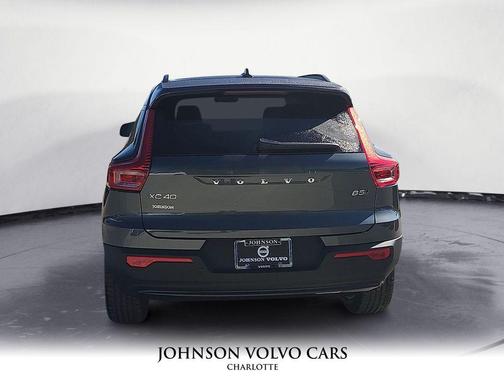 2026 Volvo XC40 B5 Plus