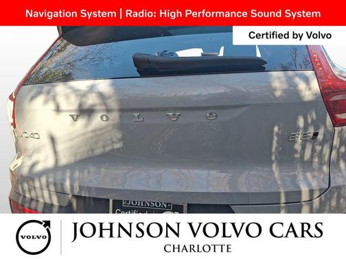 2025 Volvo XC40 B5 Plus Bright Theme