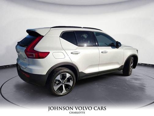2026 Volvo XC40 B5 Plus