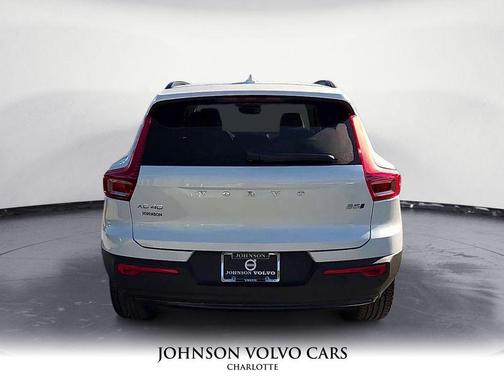 2026 Volvo XC40 B5 Plus