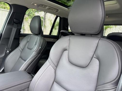 2025 Volvo XC90 Plug-In Hybrid T8 Ultra 7-Seater