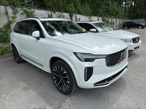 2025 Volvo XC90 Plug-In Hybrid T8 Ultra 7-Seater