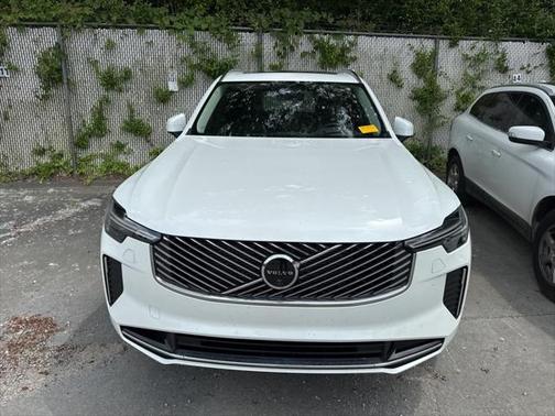 2025 Volvo XC90 Plug-In Hybrid T8 Ultra 7-Seater