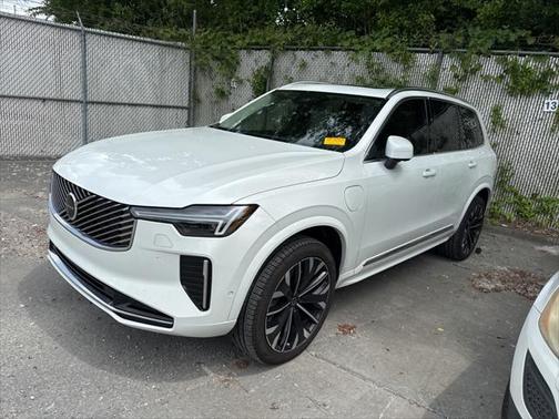 2025 Volvo XC90 Plug-In Hybrid T8 Ultra 7-Seater