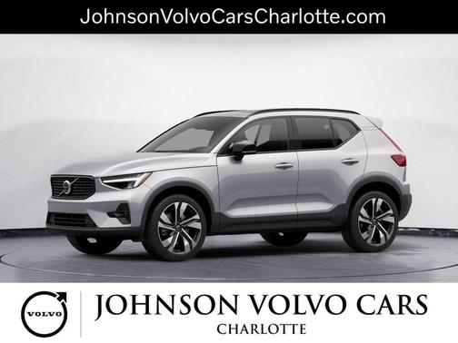 2025 Volvo XC40 B5 Plus Dark Theme