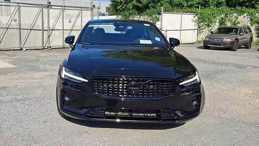 2024 Volvo S60 B5 Plus Black Edition