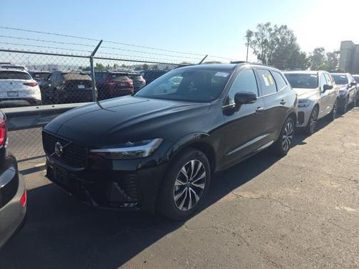 2025 Volvo XC60 B5 Plus