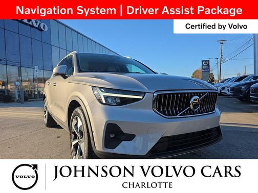2023 Volvo XC40 B5 Plus Bright Theme