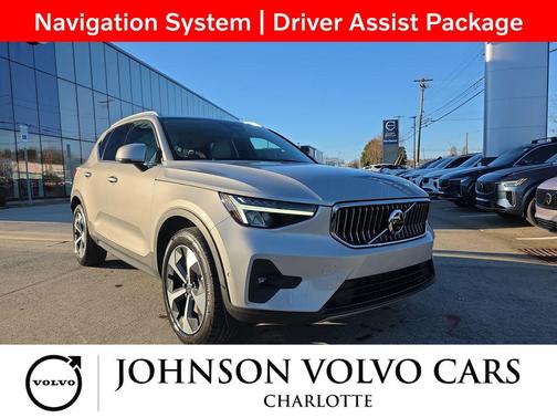 2023 Volvo XC40 B5 Plus Bright Theme