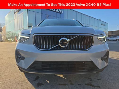 2023 Volvo XC40 B5 Plus Bright Theme