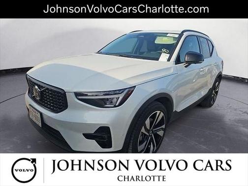 2025 Volvo XC40 B5 Plus Dark Theme