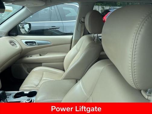 2017 Nissan Pathfinder SL