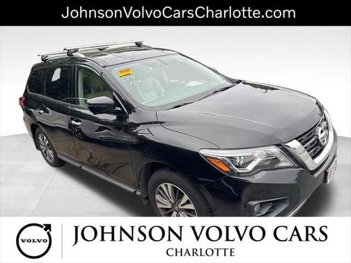 2017 Nissan Pathfinder SL