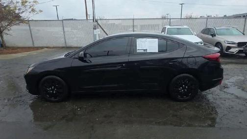 2019 Hyundai ELANTRA SE