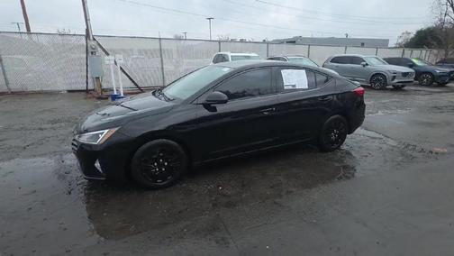 2019 Hyundai ELANTRA SE