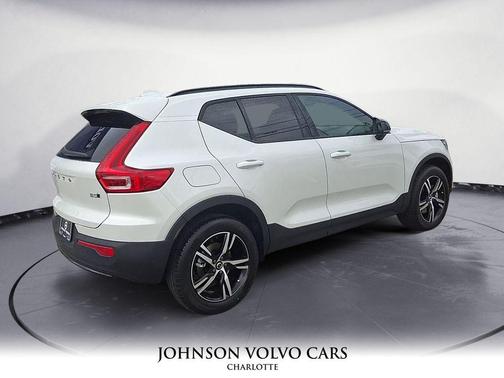 2026 Volvo XC40 B5 Core