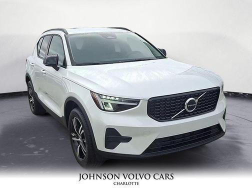 2026 Volvo XC40 B5 Core
