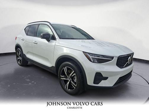 2026 Volvo XC40 B5 Core
