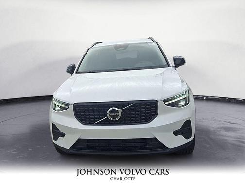 2026 Volvo XC40 B5 Core