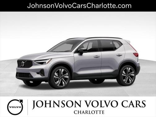 2025 Volvo XC40 B5 Plus Dark Theme