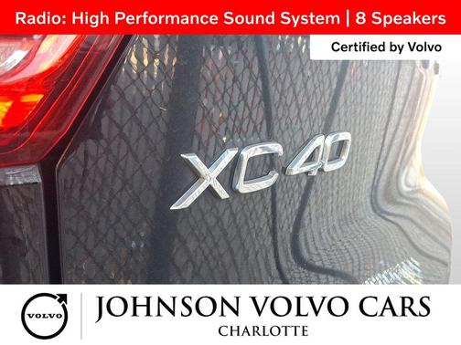 2025 Volvo XC40 B5 Plus Dark Theme