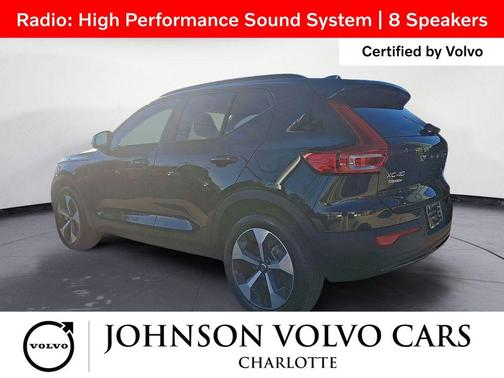 2025 Volvo XC40 B5 Plus Dark Theme