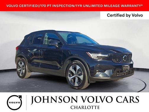 2025 Volvo XC40 B5 Plus Dark Theme
