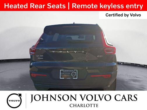 2025 Volvo XC40 B5 Plus Dark Theme