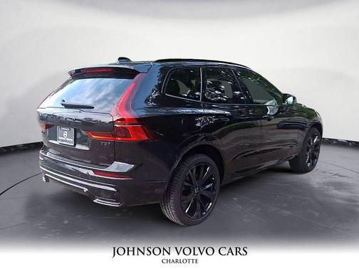 2026 Volvo XC60 B5 Ultra Black Edition