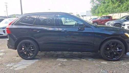 2026 Volvo XC60 B5 Ultra Black Edition