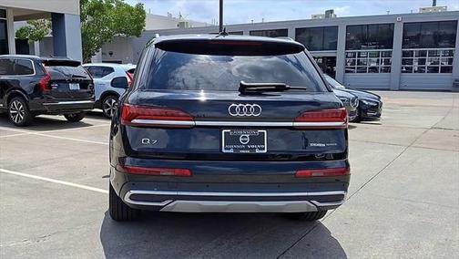2024 Audi Q7 45 Premium Plus