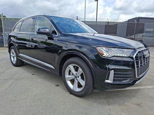2024 Audi Q7 45 Premium Plus