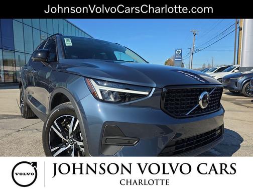 2026 Volvo XC40 Core, B5 AWD Gas (mild hybrid), Dark
